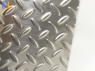 廠家直銷不銹鋼灰色防滑板 酒店背景裝飾 不銹鋼壓花裝飾板定制