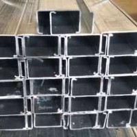 供應3號鍍鋅角鋼，4號冷鍍鋅角鋼，5號熱鍍鋅角鋼，規格齊全