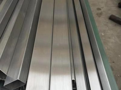 廠家直銷 304不銹鋼厚壁拉絲方管工業級拉絲方管規格全可定制