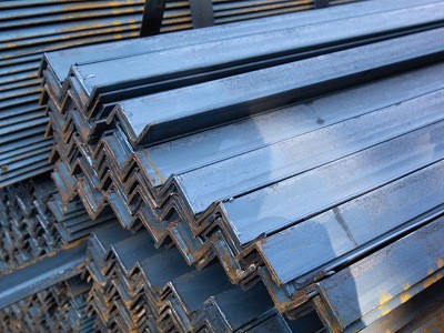 長條等邊角鋼建筑鋼材工程建筑倉庫用料角鋼大量貨源等邊角鋼銷售