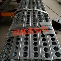 各種冷彎型鋼，沖孔打孔加工