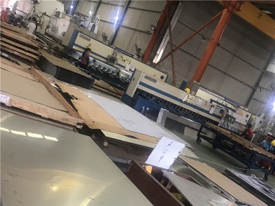 銷售優(yōu)質(zhì)SUS304不銹鋼板 2B/BA面不銹鋼卷板 0.8 1.0 1.2 1.5mm