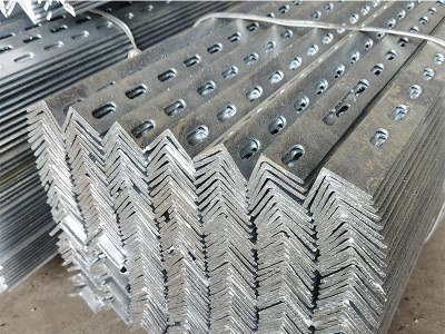 Q235B熱軋等邊角鋼 定制熱鍍鋅角鐵沖孔 萬能角鋼 三角鐵現貨齊全