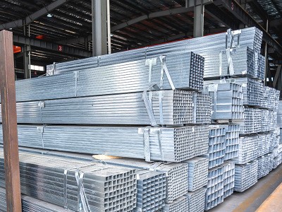 無錫廠家供應(yīng)鍍鋅鋼方管Q235B無縫小方管15*15 鍍鋅方管300*100