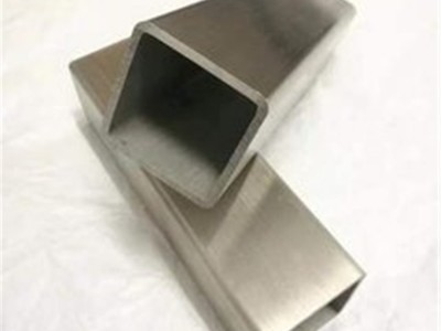 佛山金銘304不銹鋼方管45*45*1.5mm 衛(wèi)浴用管正品拉絲不銹鋼方通