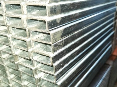 廠家供應鍍鋅方矩管Q235B矩形管熱鍍鋅方管材批發零切