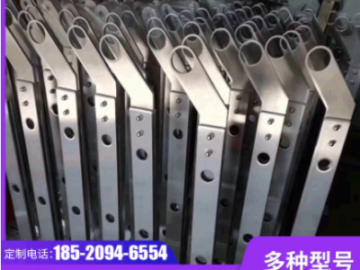 廠家定制304不銹鋼立柱 欄桿批發 工程玻璃陽臺樓梯扶手配件
