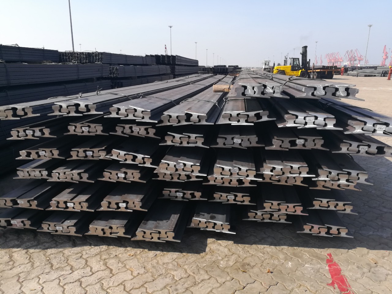 云南 75KG QU60錳鋼軌 德標鋼軌執(zhí)行標準