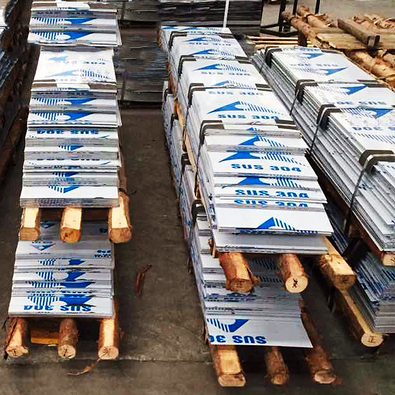 4671275184_570823046