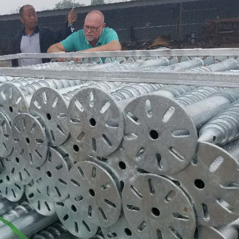 10351983124_2086201661 (1)