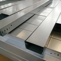 廠家批發(fā)不銹鋼槽式線槽 金屬鍍鋅線槽 不銹鋼槽式電纜橋架定制