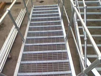 廠家現貨機械壓焊插接不銹鋼異形鋼格板污水處理廠踏步齒形鋼格板