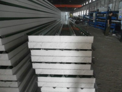 天津彩鋼夾芯板 聚苯夾心彩鋼板 泡沫夾芯板 泡沫復(fù)合板 泡沫板