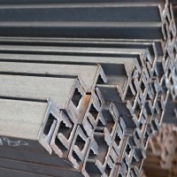 現(xiàn)貨供應(yīng) 品種多樣 幕墻黑料 6.3# 8# 10#等 Q235B槽鋼