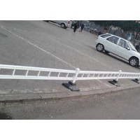 供應(yīng)高強(qiáng)度停車場(chǎng)護(hù)欄