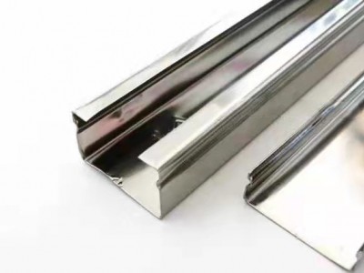 廠家直供不銹鋼槽金屬線槽鍍鋅橋架防火方形線槽鋁合金行線槽明