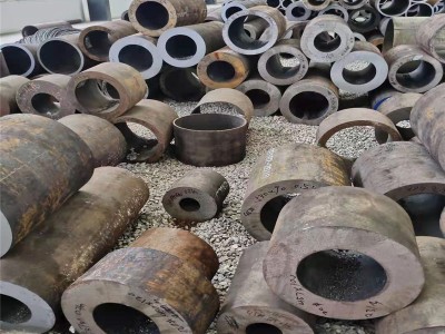 Q355B大口徑厚壁鋼管廠低合金厚壁特殊厚壁鋼管加工切割無縫鋼管