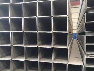廠家供應(yīng) 鍍鋅矩形管方管 工業(yè)焊管無(wú)縫不銹鋼方通 可定 制