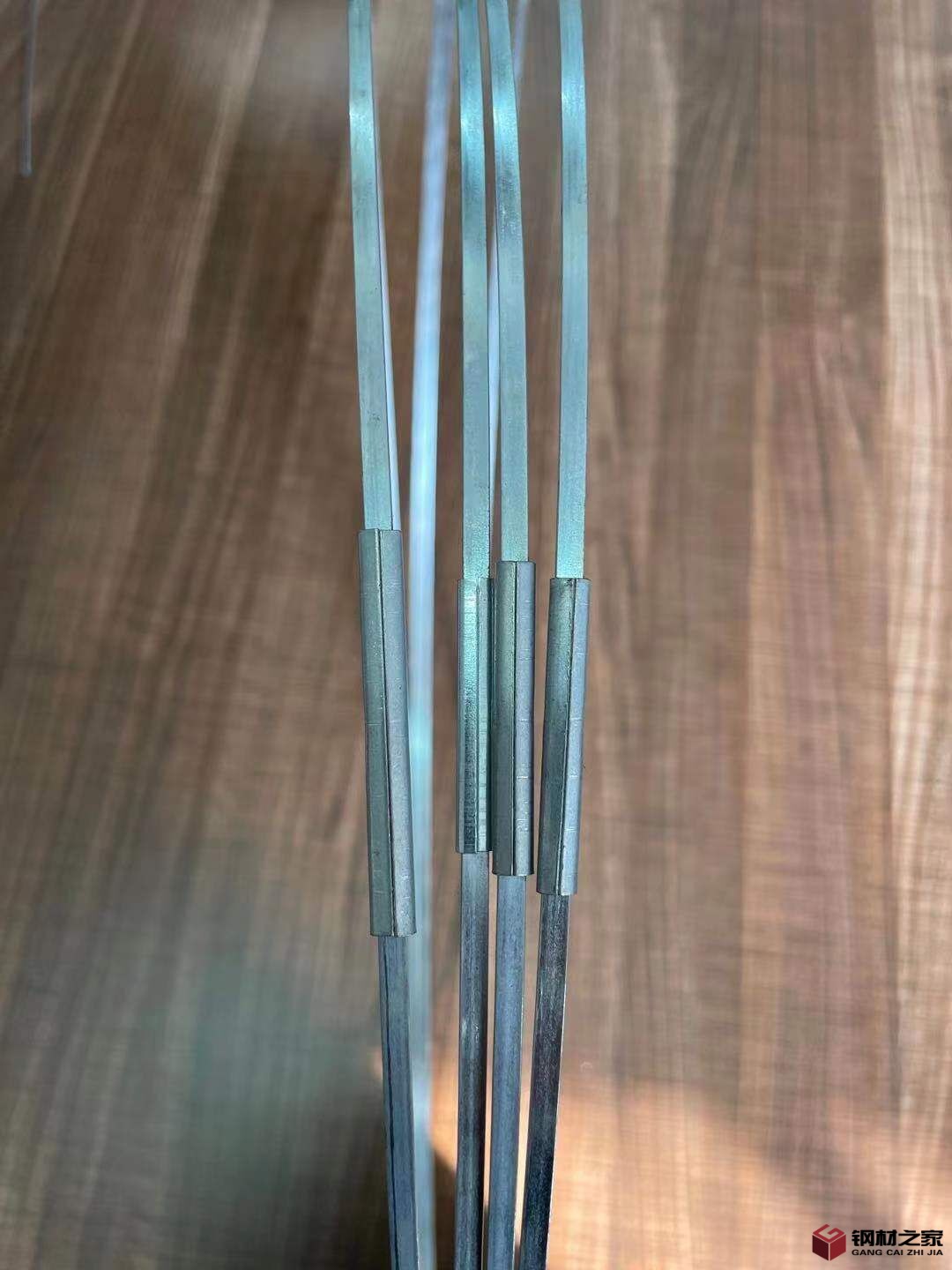 普通鍍鋅扁鋼絲套圈打扣.jpg