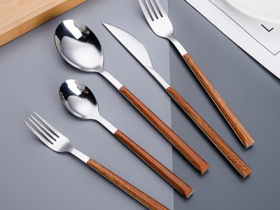便攜304不銹鋼餐具仿木柄高顏值西餐牛排刀叉套裝小蠻腰甜品勺子